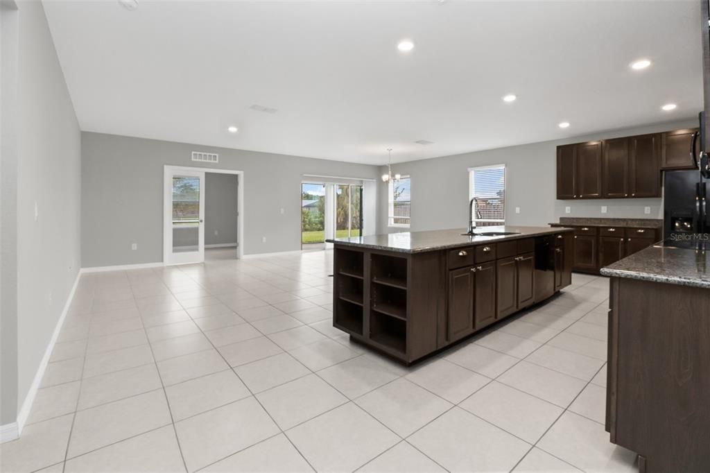 For Sale: $334,900 (3 beds, 2 baths, 1998 Square Feet)