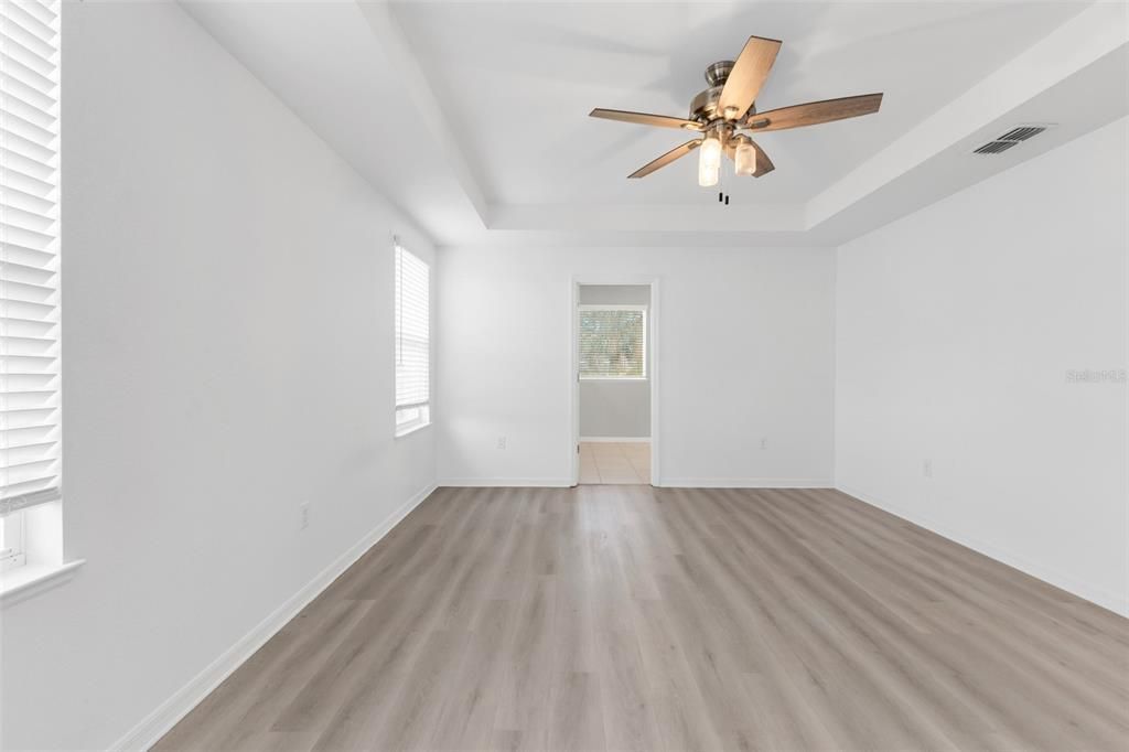 For Sale: $334,900 (3 beds, 2 baths, 1998 Square Feet)