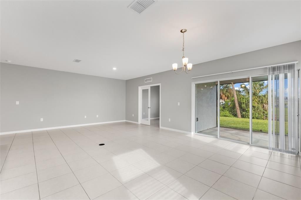 For Sale: $334,900 (3 beds, 2 baths, 1998 Square Feet)