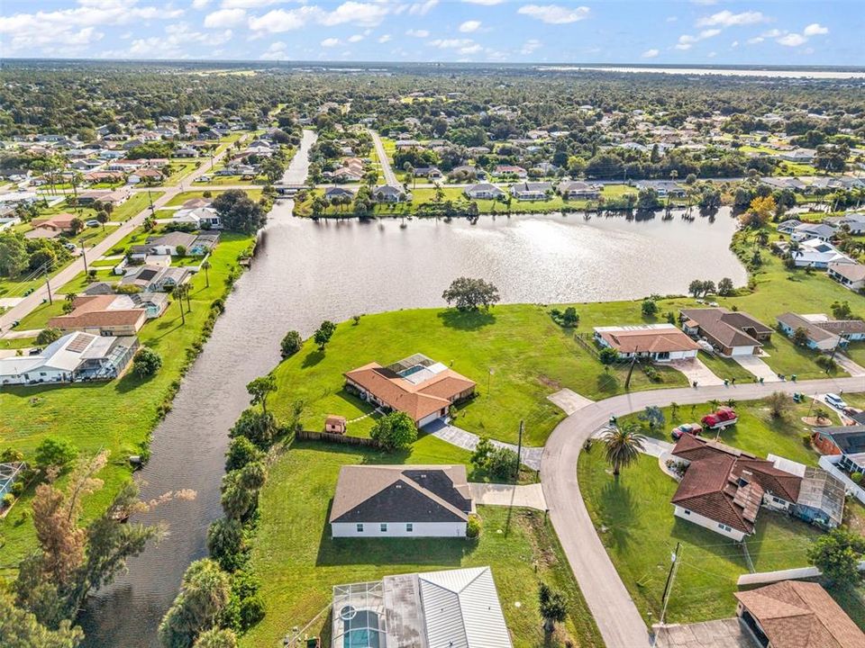 For Sale: $334,900 (3 beds, 2 baths, 1998 Square Feet)