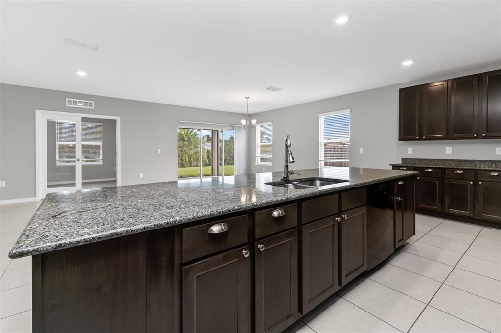 For Sale: $334,900 (3 beds, 2 baths, 1998 Square Feet)