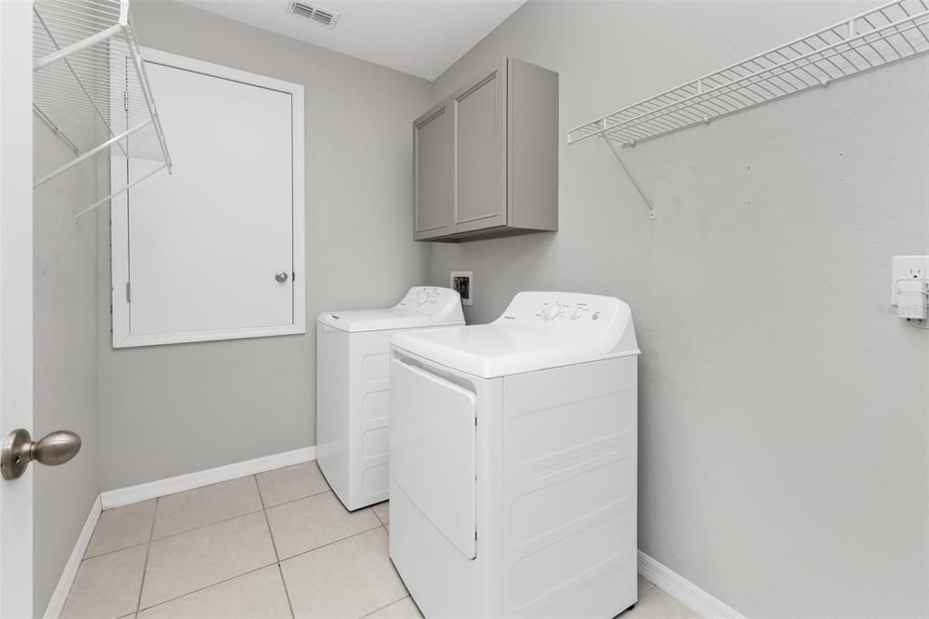 For Sale: $334,900 (3 beds, 2 baths, 1998 Square Feet)