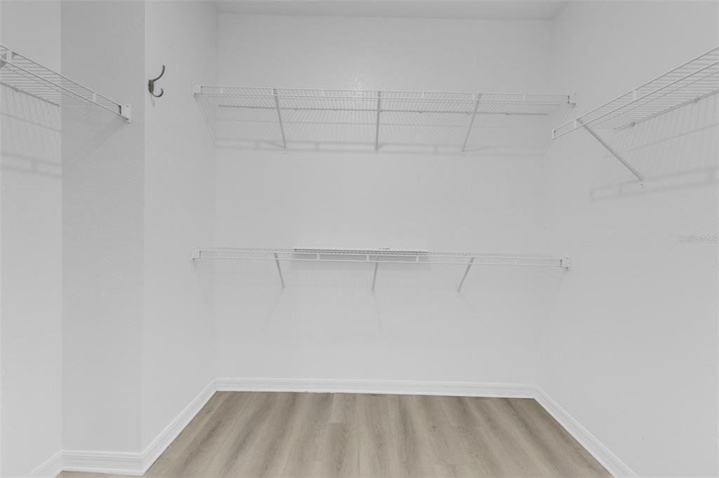 For Sale: $334,900 (3 beds, 2 baths, 1998 Square Feet)