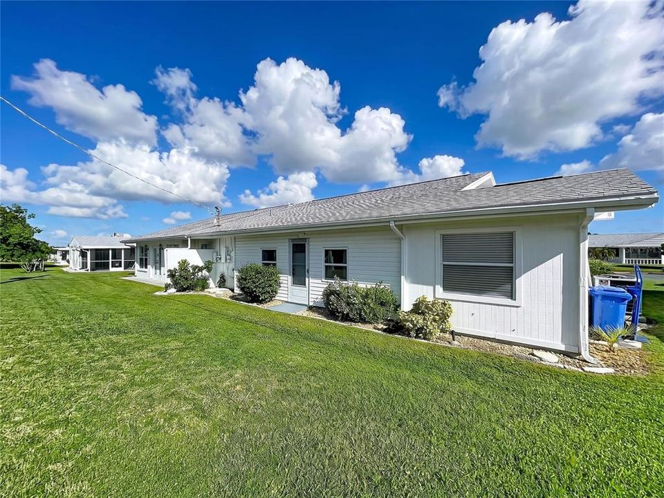 For Sale: $255,000 (2 beds, 2 baths, 1384 Square Feet)