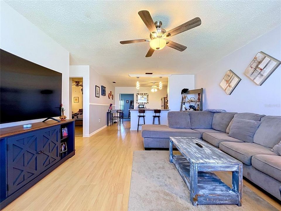 For Sale: $255,000 (2 beds, 2 baths, 1384 Square Feet)