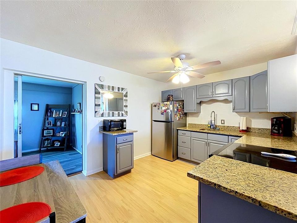 For Sale: $255,000 (2 beds, 2 baths, 1384 Square Feet)