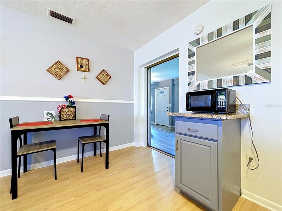 For Sale: $255,000 (2 beds, 2 baths, 1384 Square Feet)