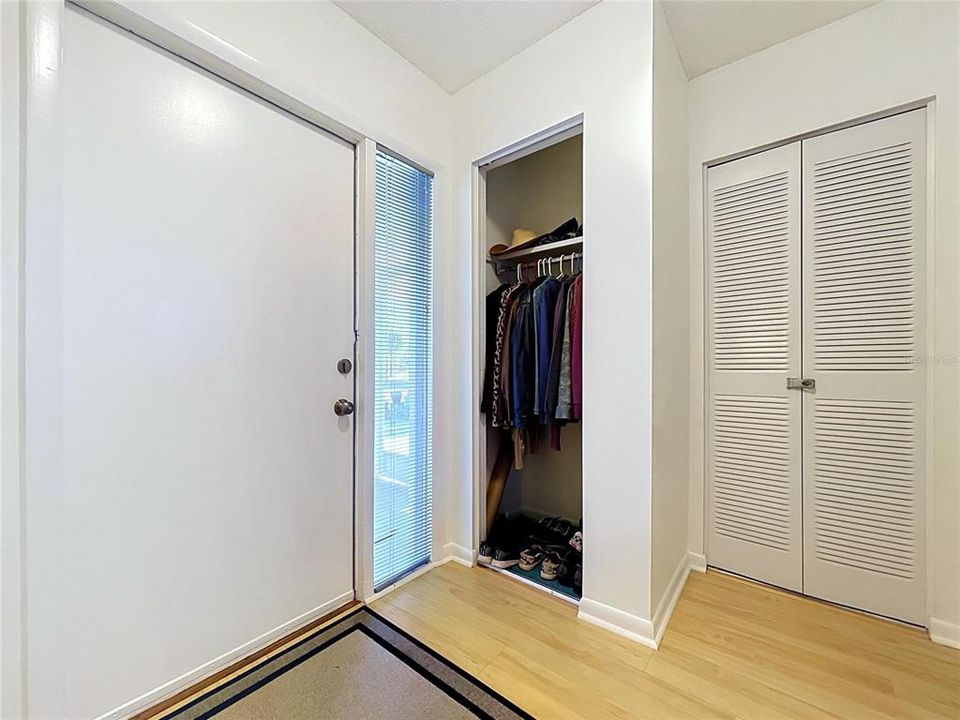 For Sale: $255,000 (2 beds, 2 baths, 1384 Square Feet)