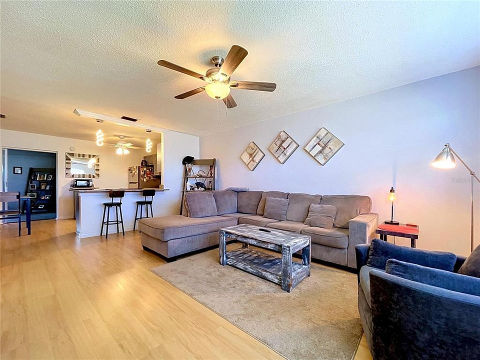 For Sale: $255,000 (2 beds, 2 baths, 1384 Square Feet)