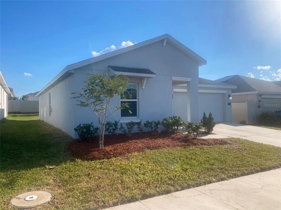 For Sale: $299,000 (3 beds, 2 baths, 1560 Square Feet)