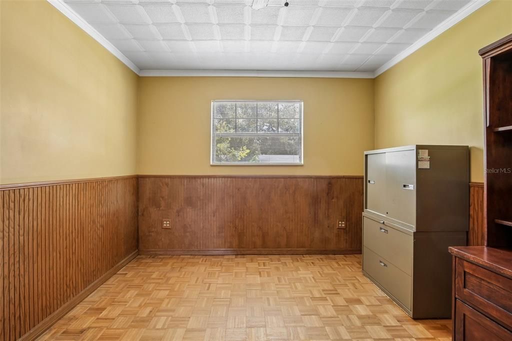 For Sale: $345,000 (4 beds, 2 baths, 1912 Square Feet)