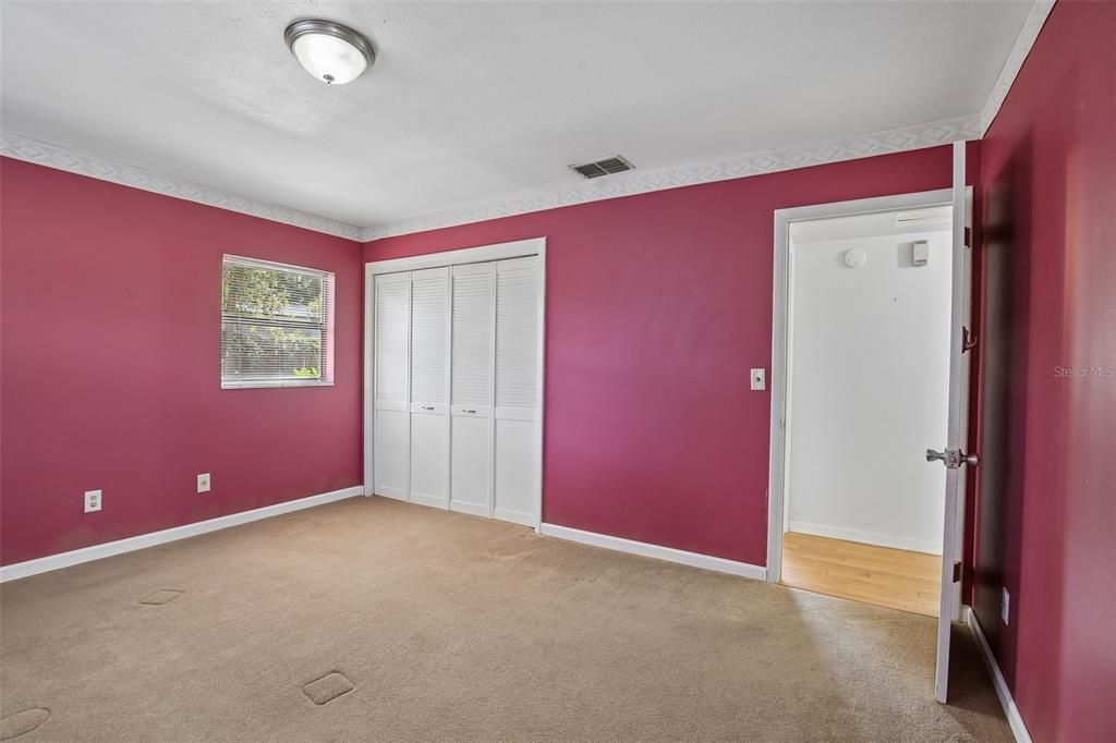 For Sale: $345,000 (4 beds, 2 baths, 1912 Square Feet)
