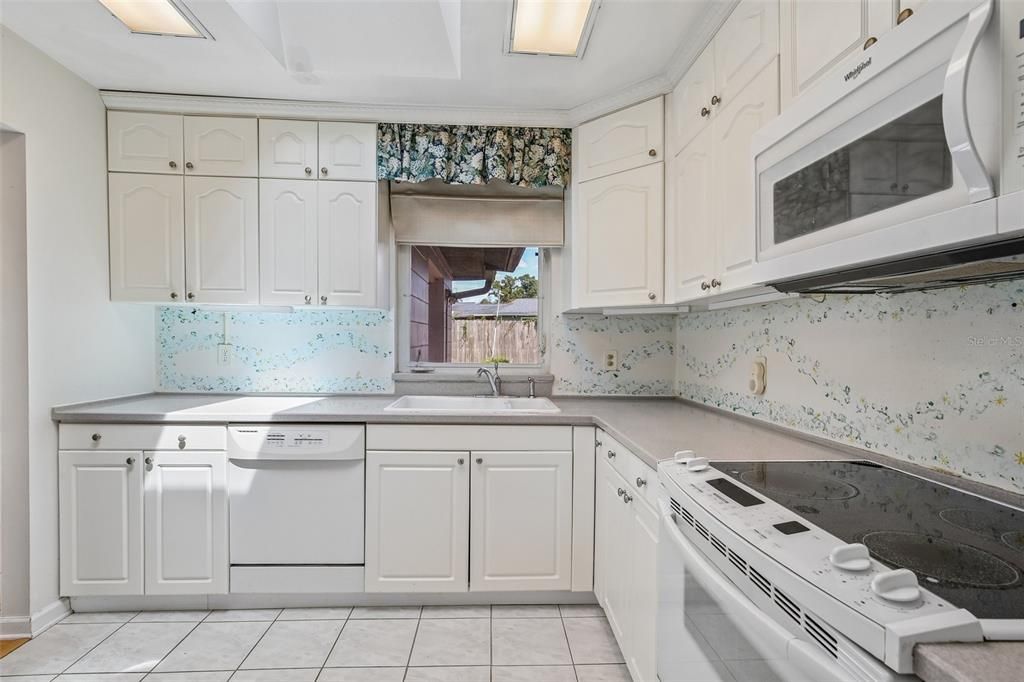 For Sale: $345,000 (4 beds, 2 baths, 1912 Square Feet)