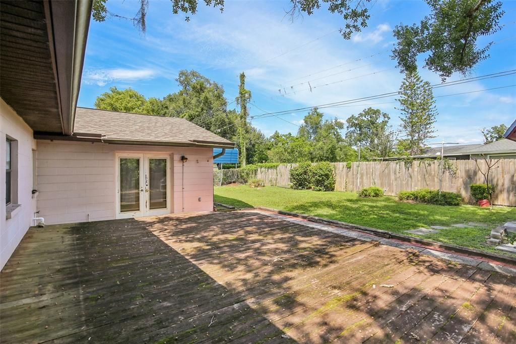 For Sale: $345,000 (4 beds, 2 baths, 1912 Square Feet)