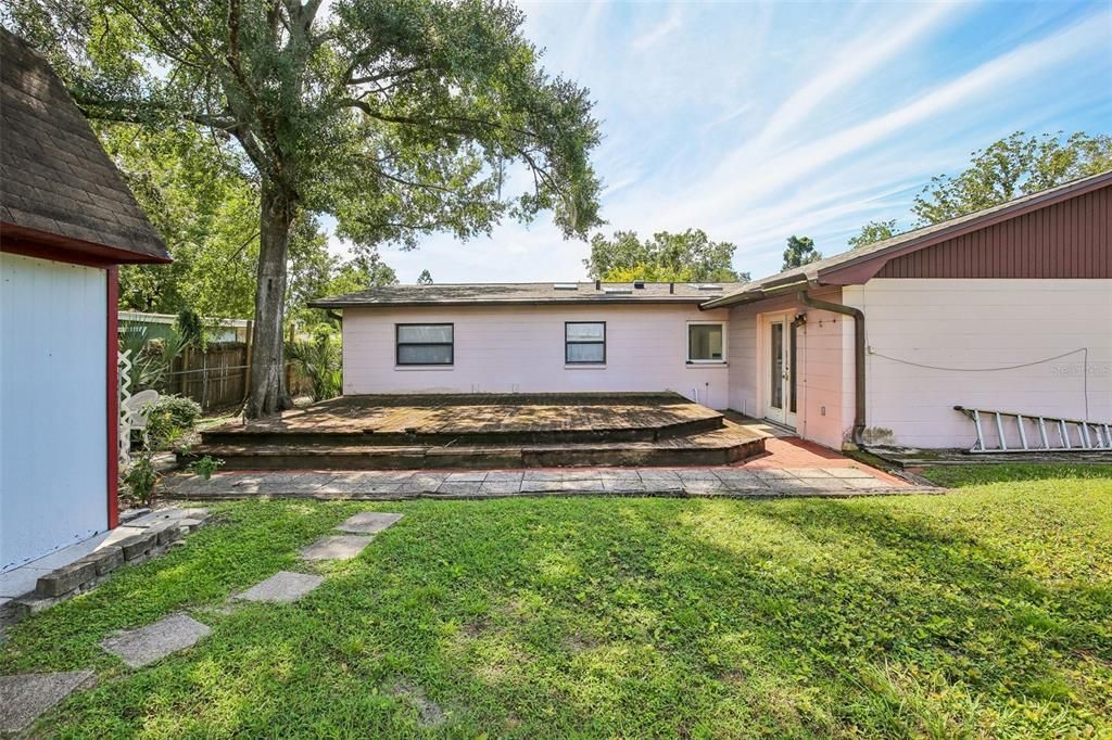 For Sale: $345,000 (4 beds, 2 baths, 1912 Square Feet)