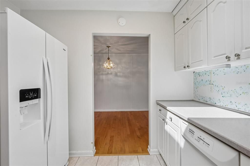 For Sale: $345,000 (4 beds, 2 baths, 1912 Square Feet)