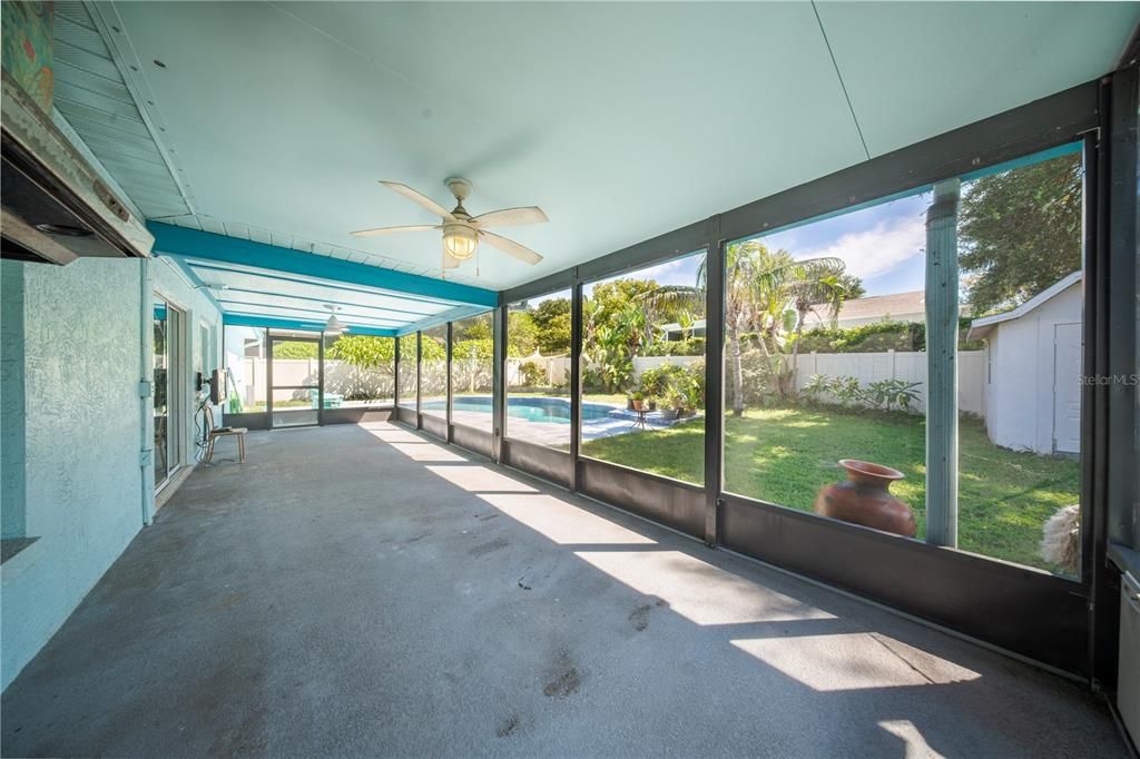 For Sale: $550,000 (4 beds, 2 baths, 2035 Square Feet)