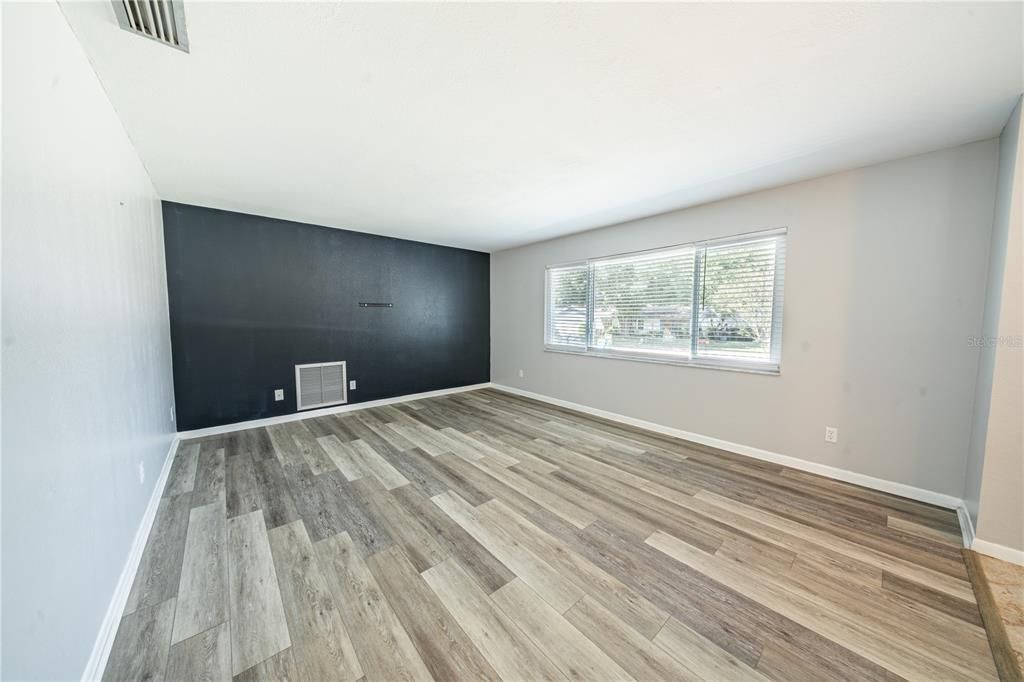 For Sale: $550,000 (4 beds, 2 baths, 2035 Square Feet)