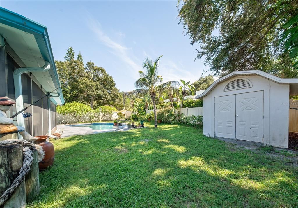For Sale: $550,000 (4 beds, 2 baths, 2035 Square Feet)