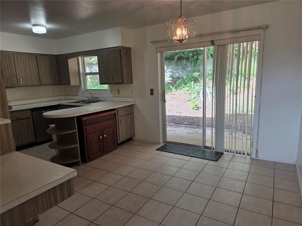 For Rent: $1,895 (3 beds, 2 baths, 1254 Square Feet)