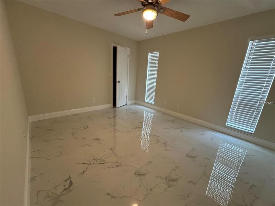 В аренду: $1,950 (2 спален, 2 ванн, 1416 Квадратных фут)