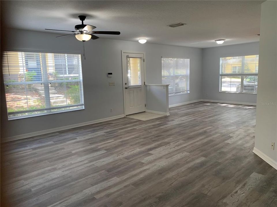 For Rent: $1,800 (3 beds, 2 baths, 1408 Square Feet)