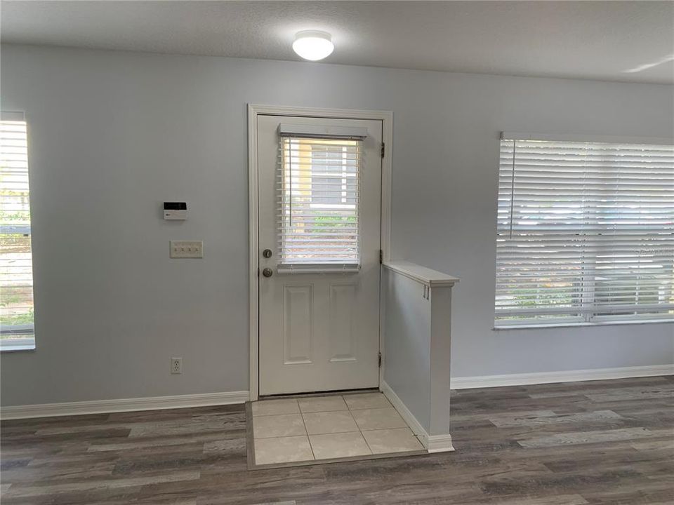 For Rent: $1,800 (3 beds, 2 baths, 1408 Square Feet)