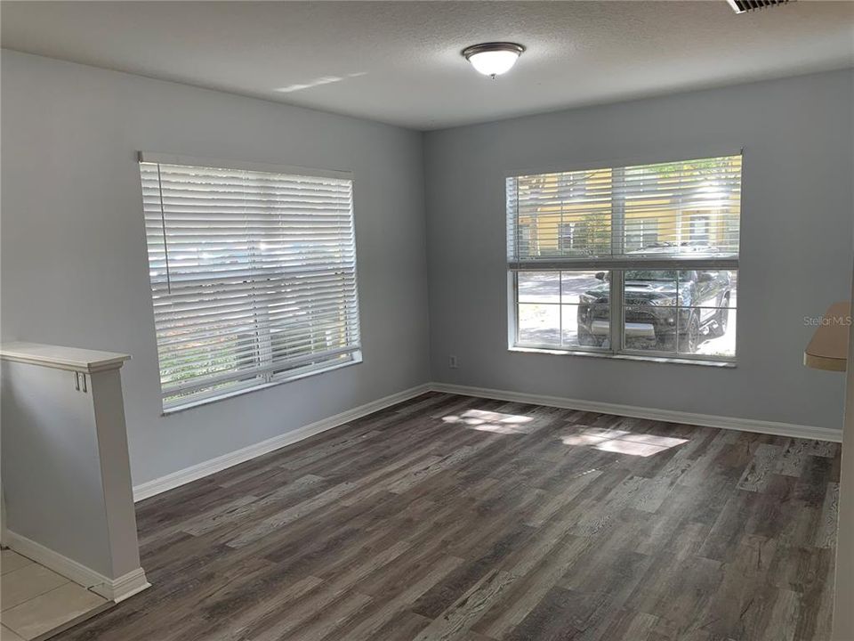 For Rent: $1,800 (3 beds, 2 baths, 1408 Square Feet)