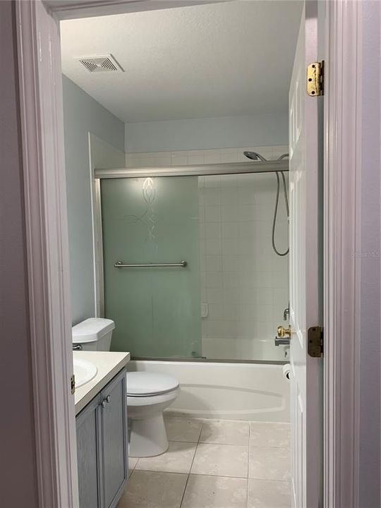 For Rent: $1,800 (3 beds, 2 baths, 1408 Square Feet)