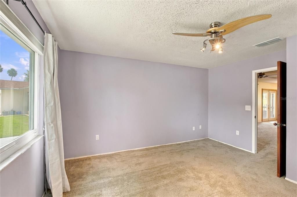 For Sale: $249,900 (2 beds, 2 baths, 1008 Square Feet)