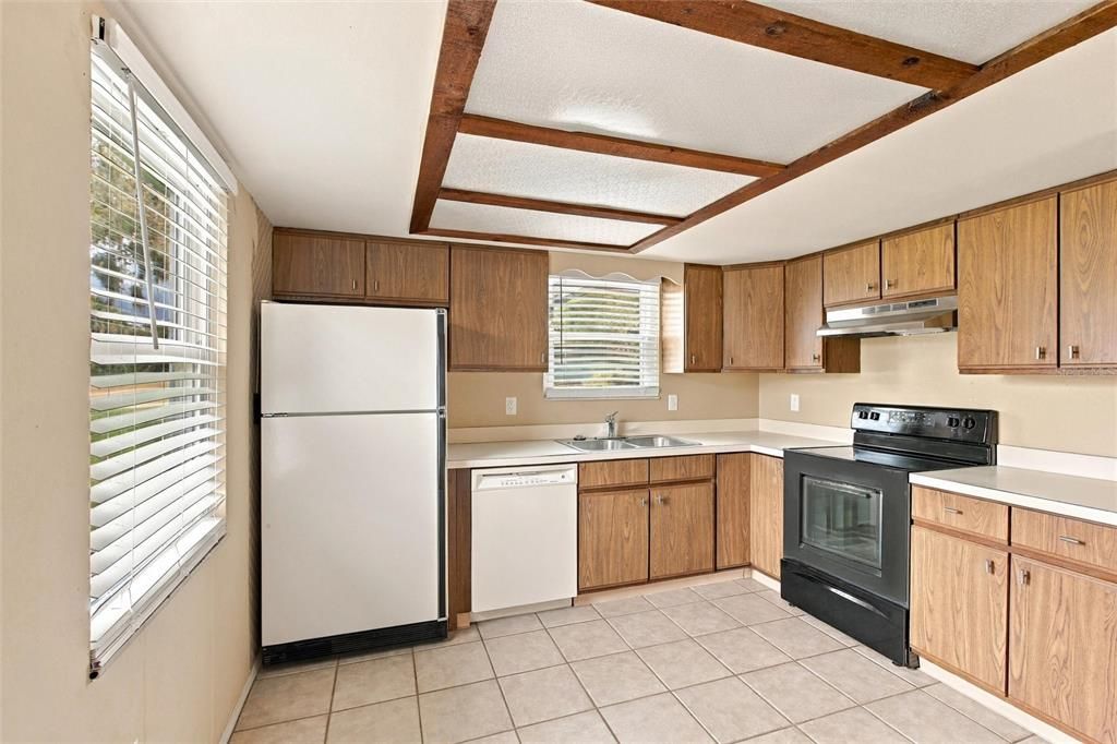 For Sale: $249,900 (2 beds, 2 baths, 1008 Square Feet)