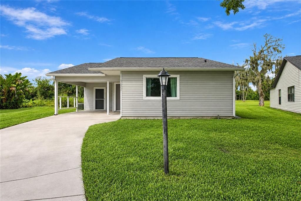 For Sale: $249,900 (2 beds, 2 baths, 1008 Square Feet)