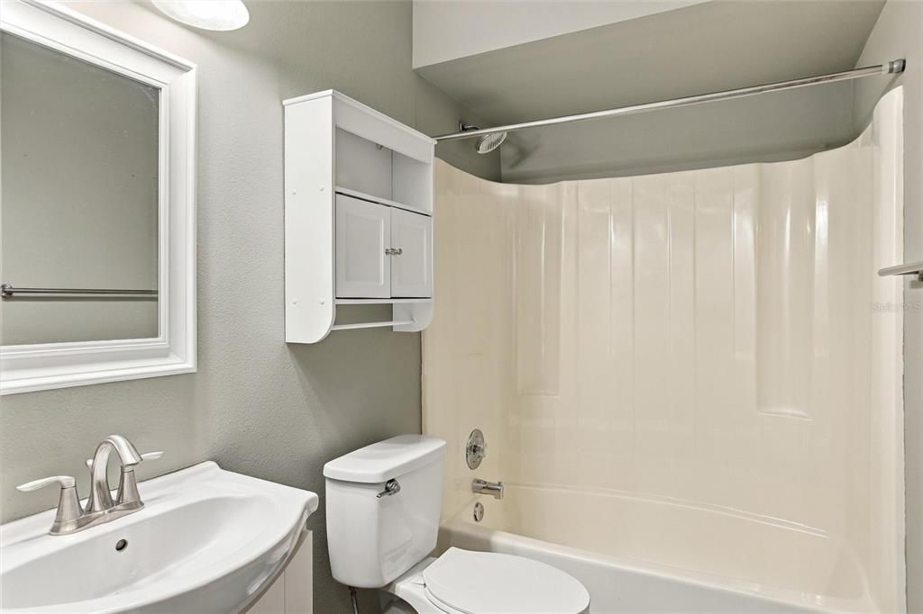 For Sale: $249,900 (2 beds, 2 baths, 1008 Square Feet)