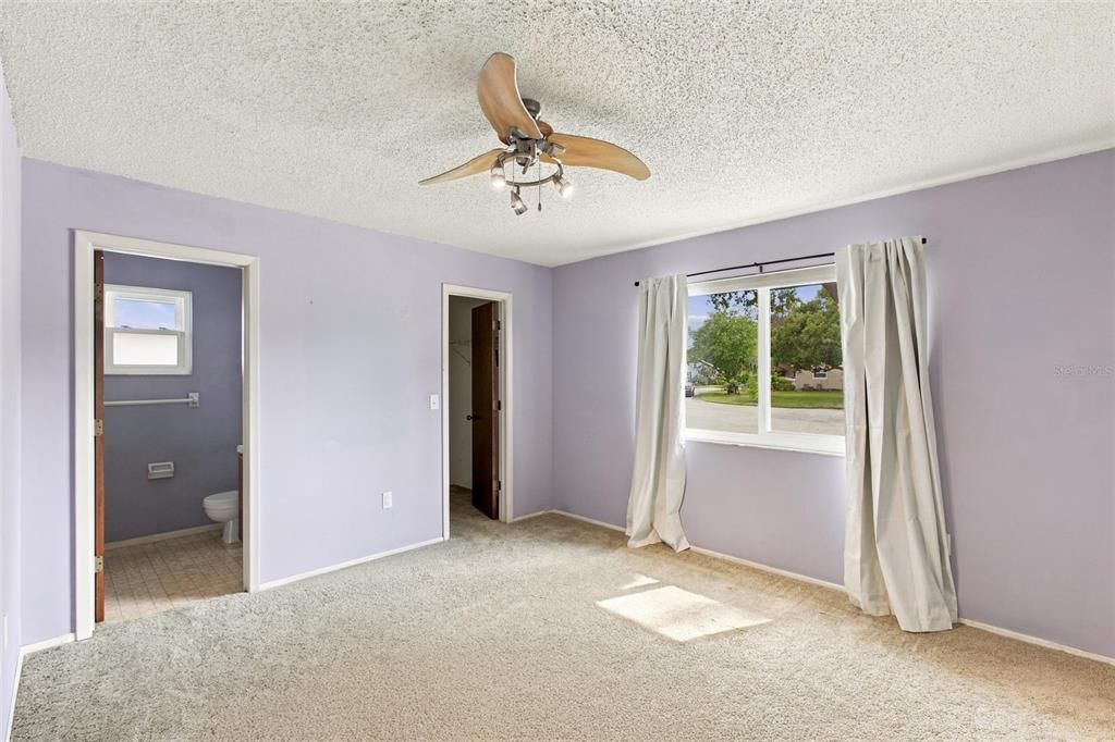 For Sale: $249,900 (2 beds, 2 baths, 1008 Square Feet)