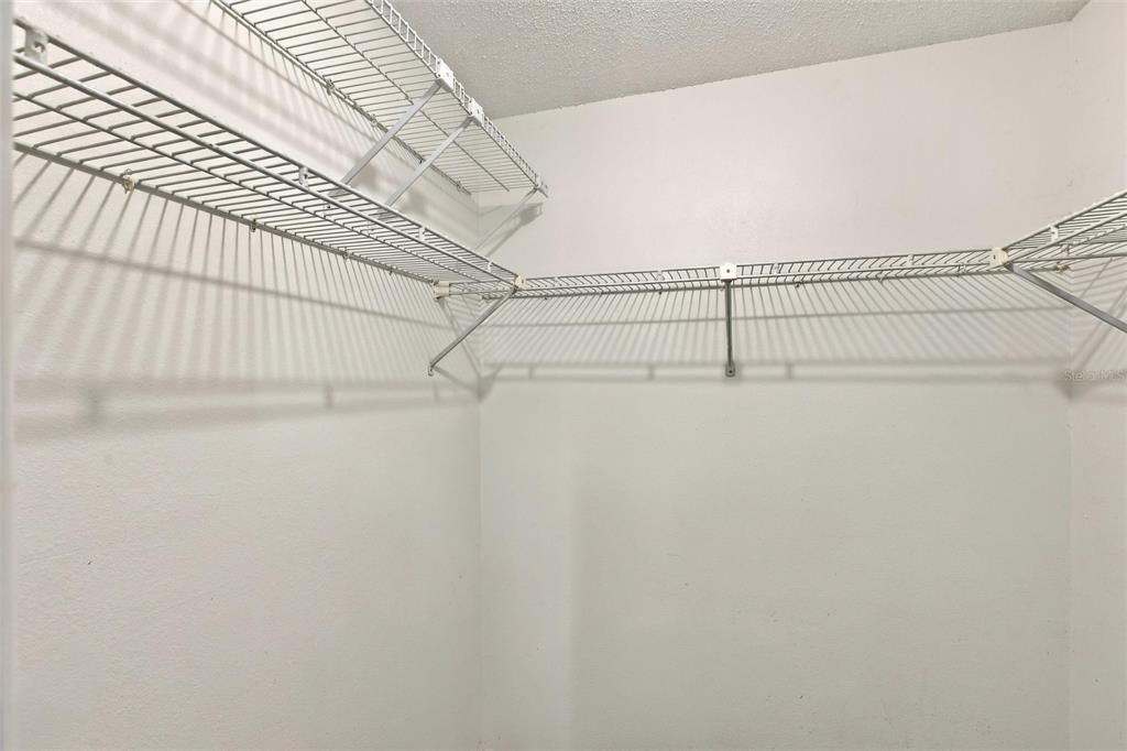 For Sale: $249,900 (2 beds, 2 baths, 1008 Square Feet)