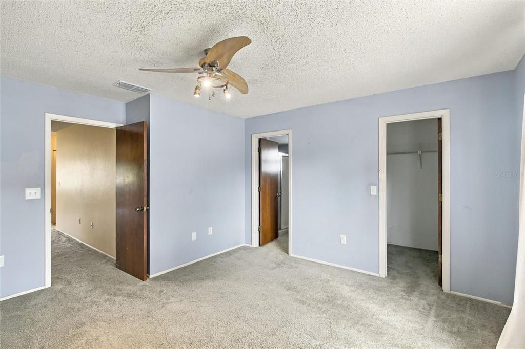 For Sale: $249,900 (2 beds, 2 baths, 1008 Square Feet)