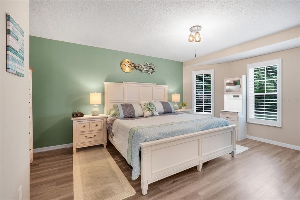 For Sale: $559,990 (3 beds, 2 baths, 2265 Square Feet)