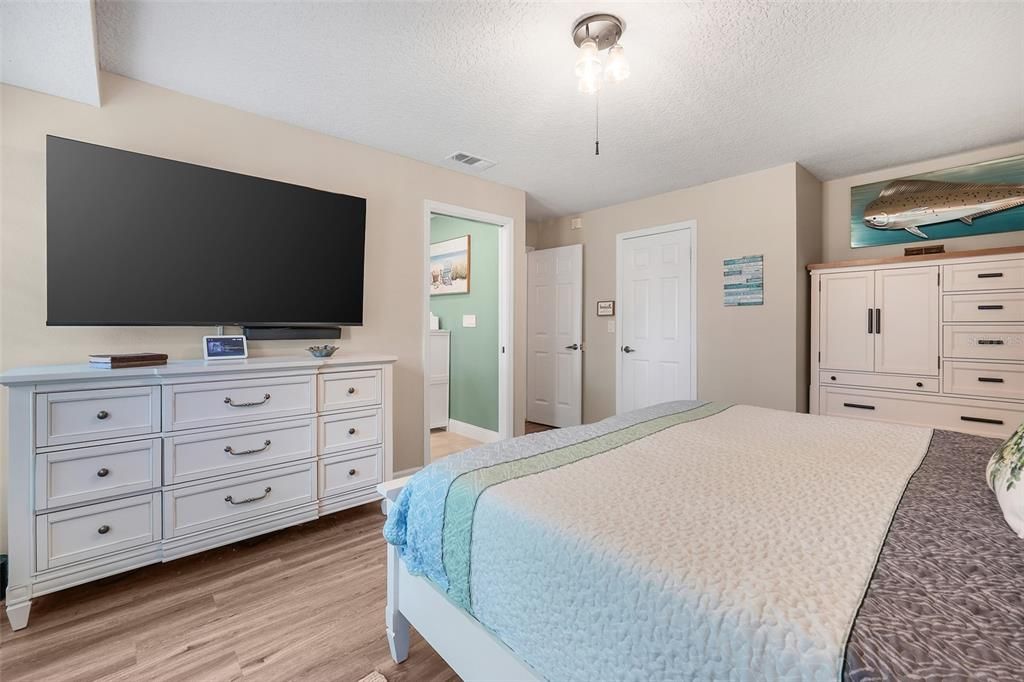 For Sale: $559,990 (3 beds, 2 baths, 2265 Square Feet)