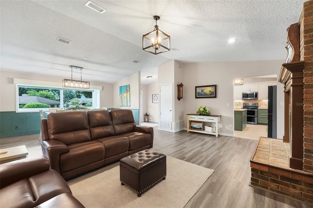 For Sale: $559,990 (3 beds, 2 baths, 2265 Square Feet)