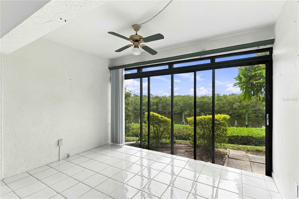 En Venta: $325,000 (2 camas, 2 baños, 1561 Pies cuadrados)