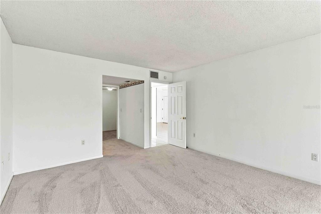 En Venta: $325,000 (2 camas, 2 baños, 1561 Pies cuadrados)