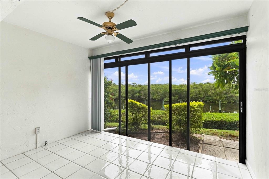 En Venta: $325,000 (2 camas, 2 baños, 1561 Pies cuadrados)