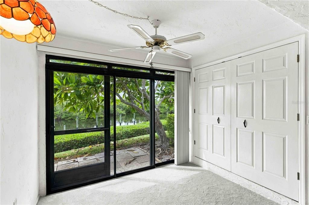 En Venta: $325,000 (2 camas, 2 baños, 1561 Pies cuadrados)