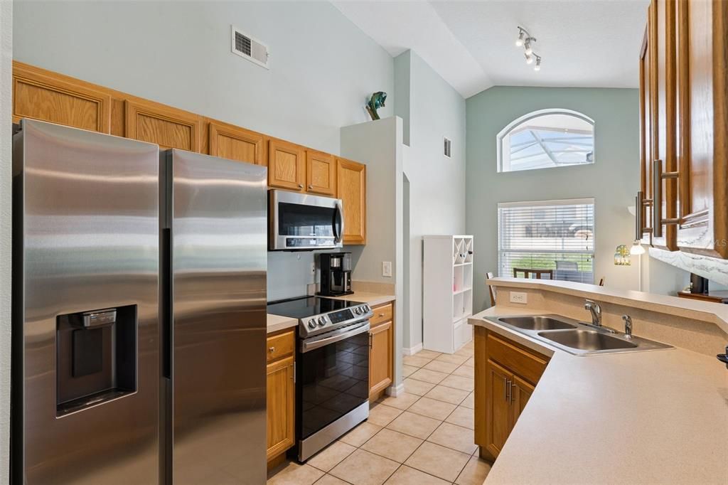 For Sale: $355,500 (4 beds, 3 baths, 1542 Square Feet)