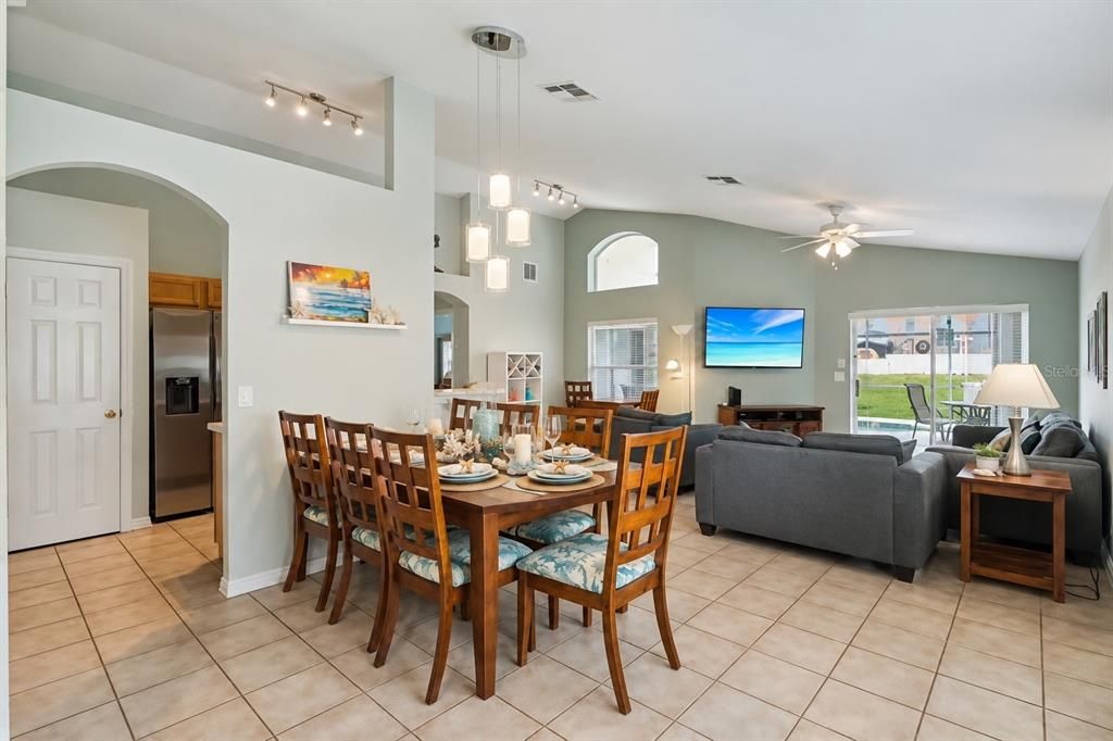 For Sale: $355,500 (4 beds, 3 baths, 1542 Square Feet)