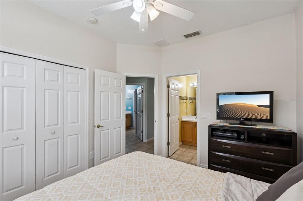 For Sale: $355,500 (4 beds, 3 baths, 1542 Square Feet)