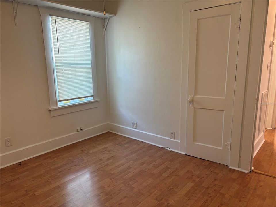 For Rent: $2,475 (2 beds, 1 baths, 728 Square Feet)