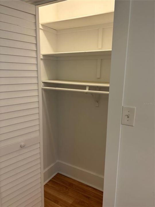For Rent: $2,475 (2 beds, 1 baths, 728 Square Feet)