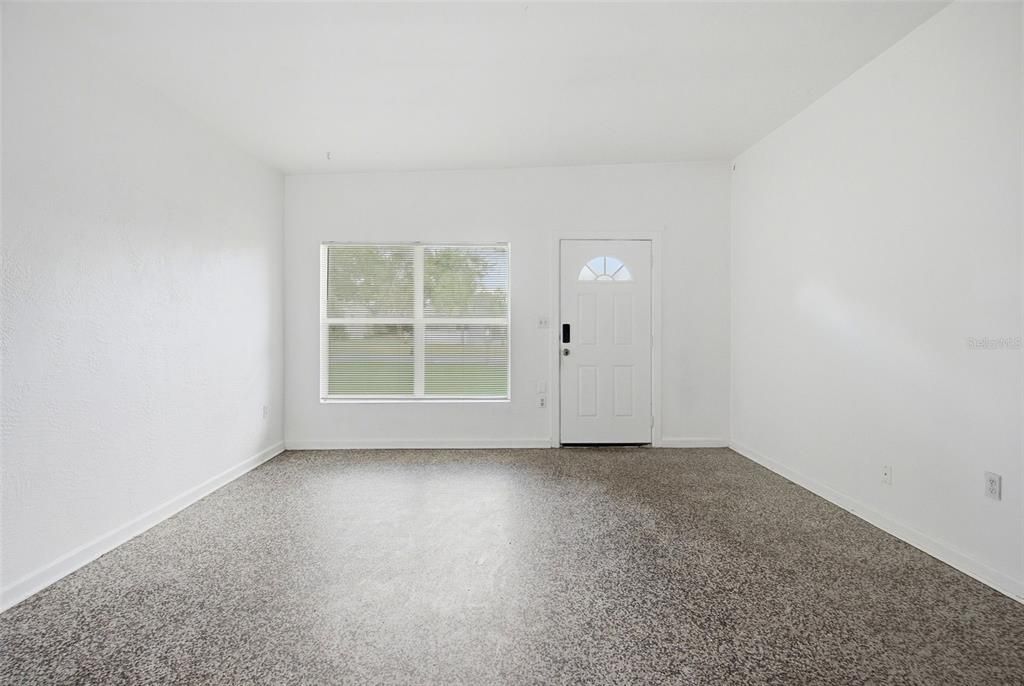For Rent: $2,200 (3 beds, 2 baths, 1009 Square Feet)