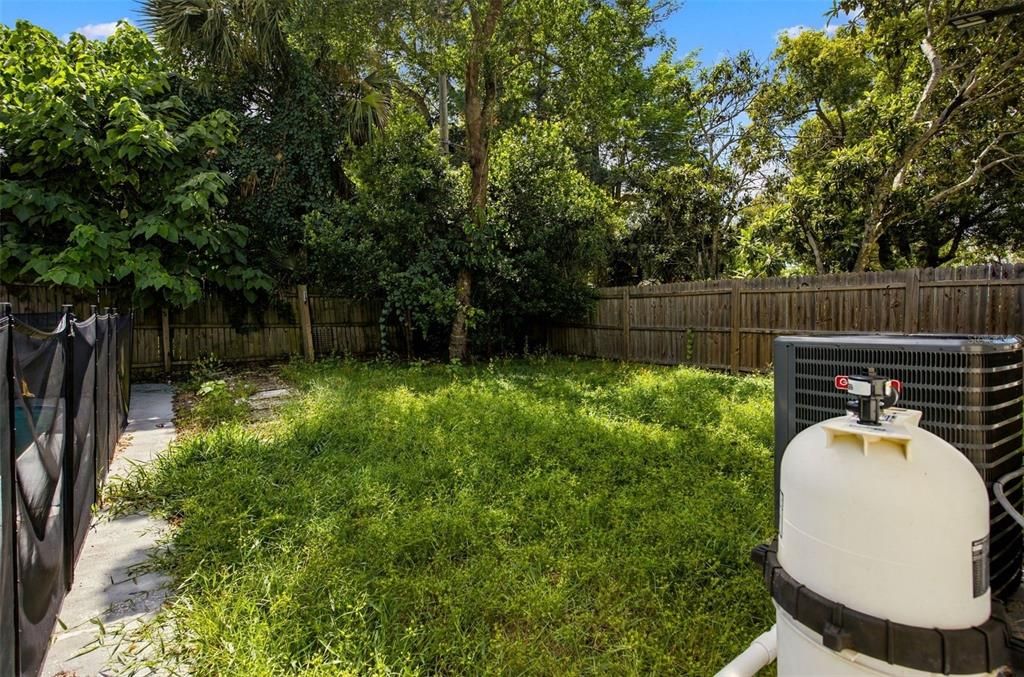 For Rent: $2,200 (3 beds, 2 baths, 1009 Square Feet)